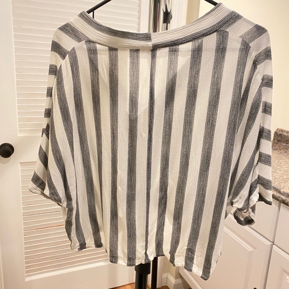 SOLD: Black and White Stripe Top - Picture 2 of 2
